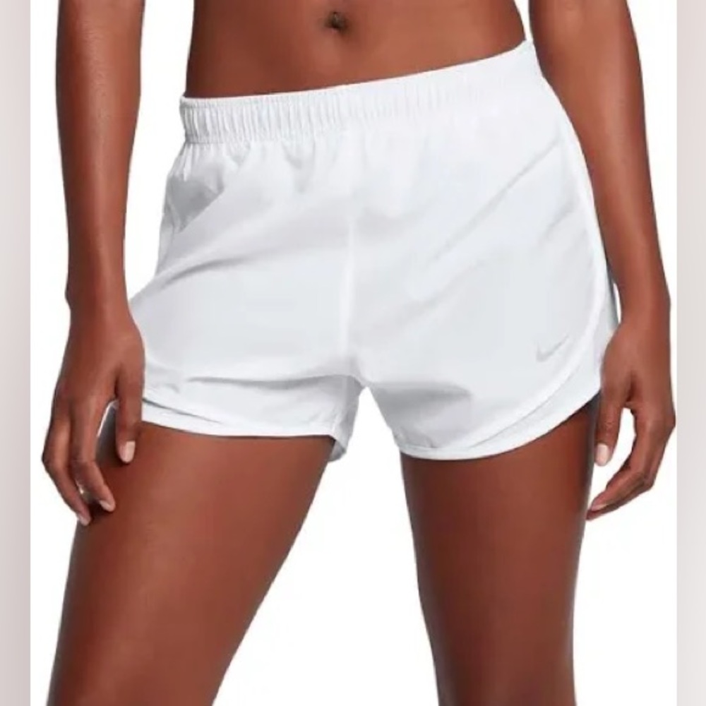 Women’s White Nike Shorts🤍🤍